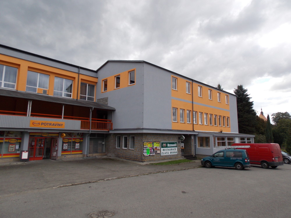 Interiér restaurace Zlatá brána